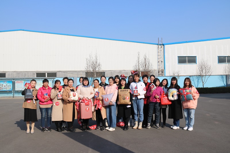 Group photo of female employees of holy shield
